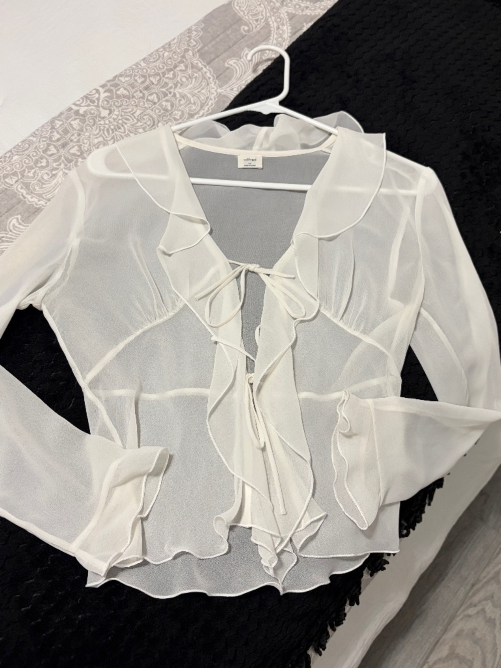 LIKE NEW! Women's Aritzia Wilfred Frenchie Cream Tie Chiffon Blouse-XS - Picture 3 of 10